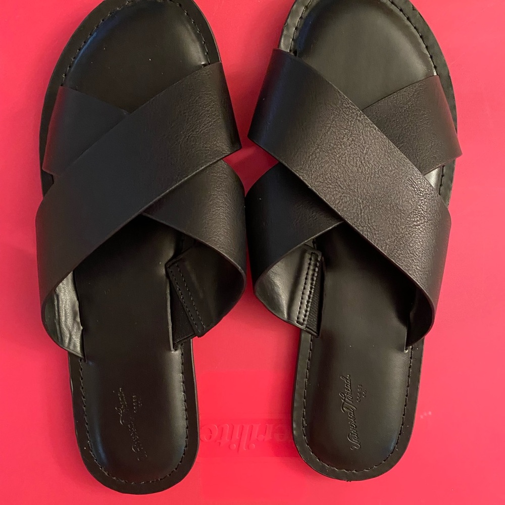 Universal thread sandals